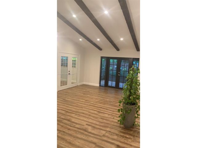  2 BR,  1.00 BTH &nbsp;Townhouse style home in Kendall