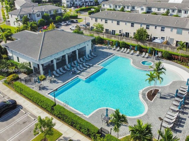  4 BR,  3.00 BTH &nbsp;European style home in Homestead