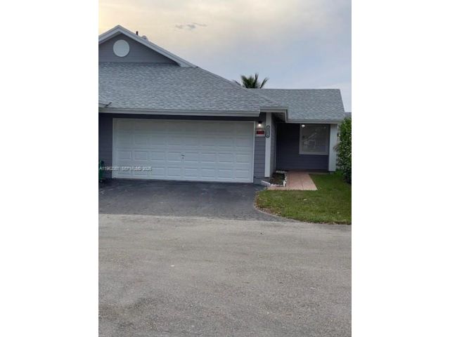  4 BR,  2.00 BTH &nbsp; style home in Crossings