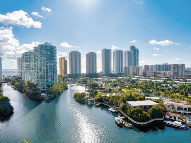  3 BR,  3.00 BTH &nbsp; style home in Aventura