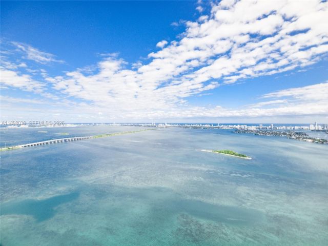  4 BR,  5.50 BTH &nbsp; style home in Miami