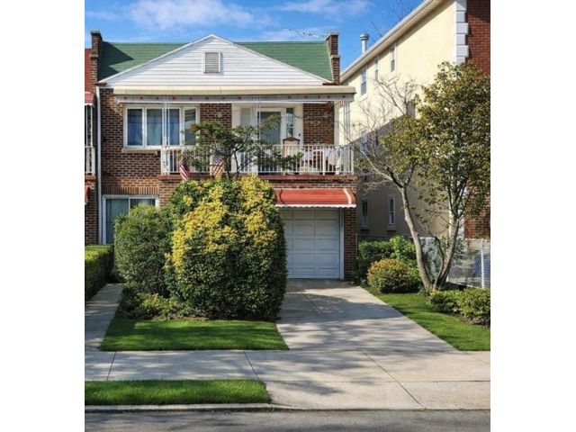 Studio,  4.00 BTH &nbsp;Multi-family style home in East Flatbush