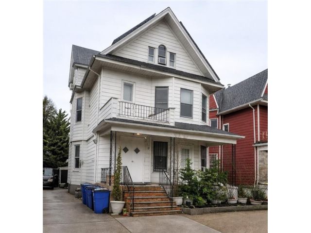  7 BR,  3.00 BTH &nbsp;Multi-family style home in East Flatbush