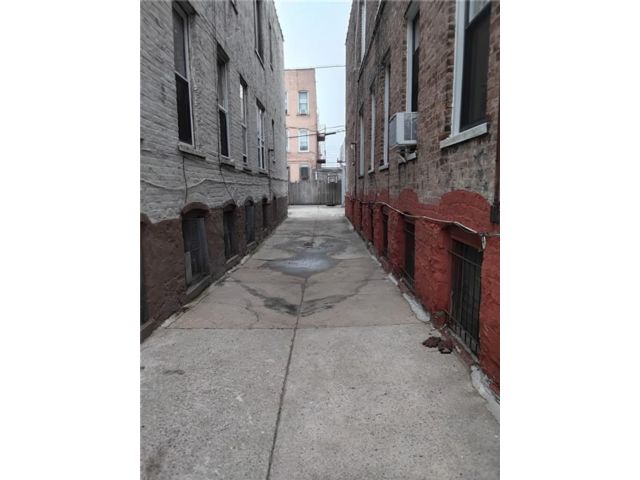 [PHOTO]