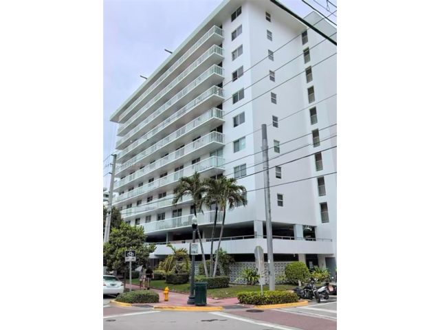  1 BR,  1.00 BTH &nbsp;Condo style home in Miami Beach