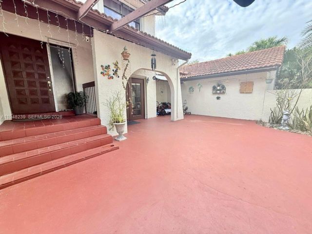  4 BR,  3.00 BTH &nbsp;Townhouse style home in Miami