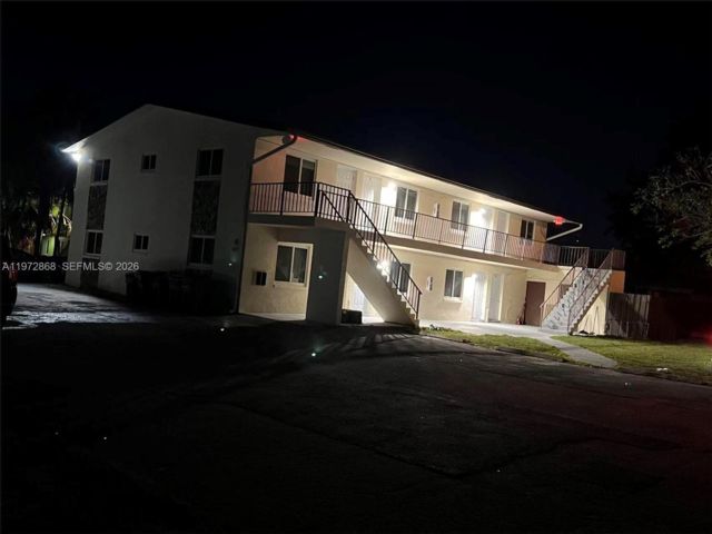  2 BR,  2.00 BTH &nbsp; style home in Davie