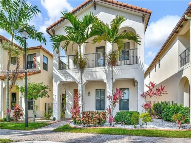  4 BR,  2.50 BTH &nbsp; style home in Cooper City