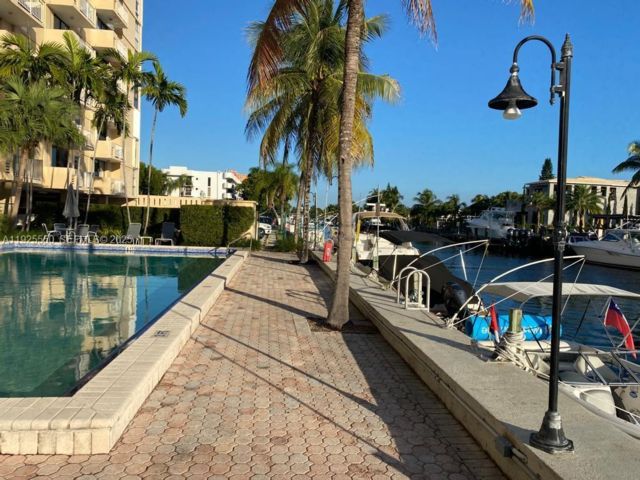  2 BR,  1.00 BTH &nbsp; style home in Biscayne Park