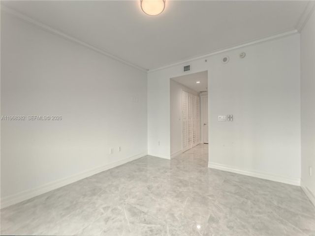 [PHOTO]