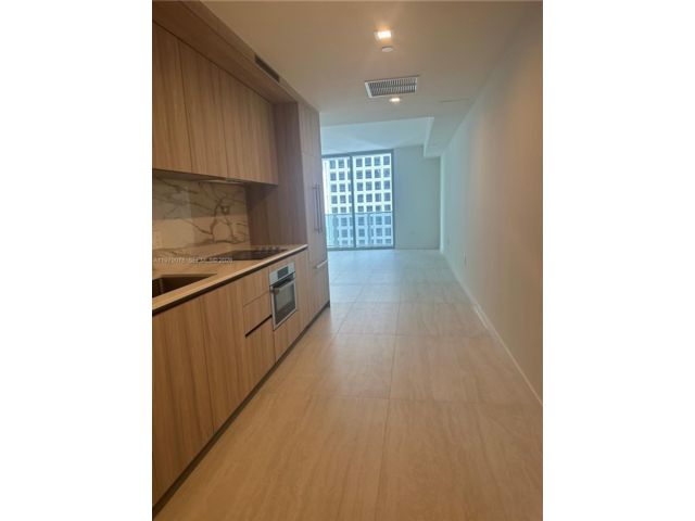  1 BR,  1.00 BTH &nbsp;Condo style home in Miami