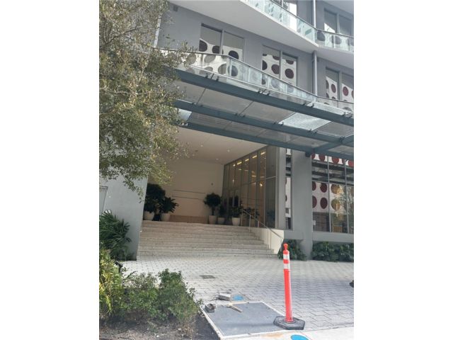 [PHOTO]