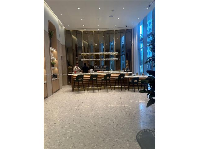 [PHOTO]