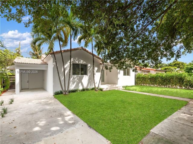  4 BR,  3.00 BTH &nbsp; style home in Miami
