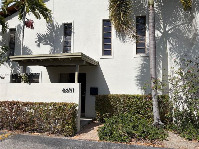  4 BR,  3.00 BTH &nbsp; style home in South Miami