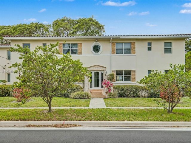  2 BR,  1.00 BTH &nbsp; style home in El Portal