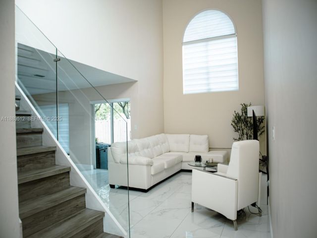  3 BR,  2.50 BTH &nbsp;Traditional style home in Miami