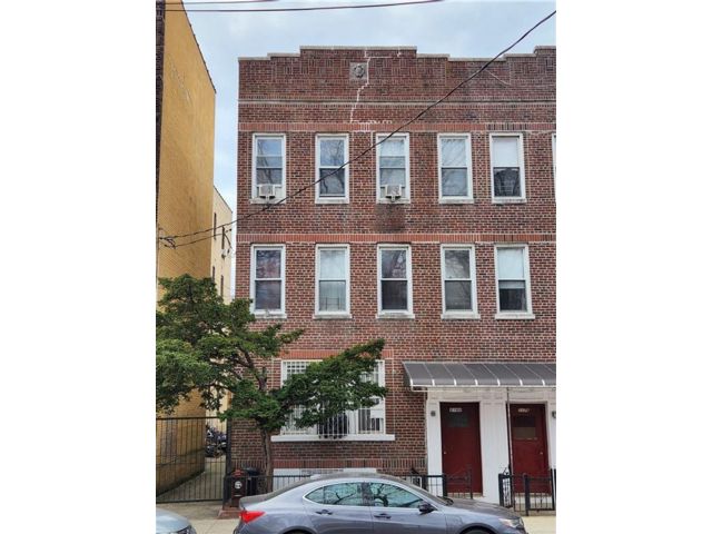 11 BR,  6.00 BTH &nbsp;Multi-family style home in Sheepshead Bay