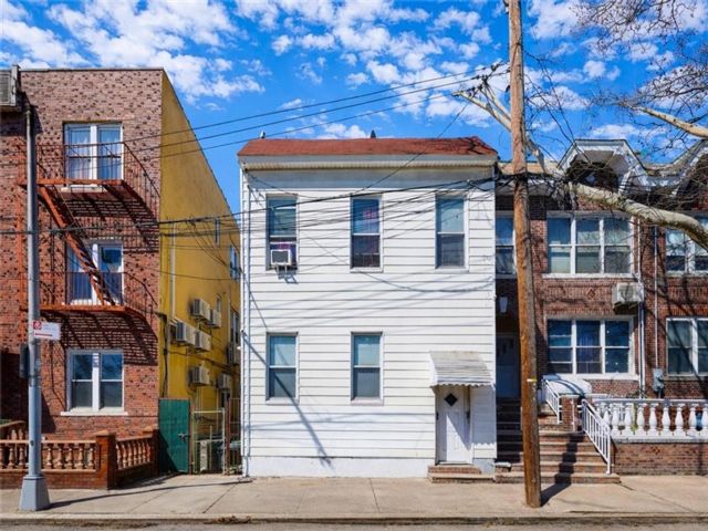  7 BR,  4.00 BTH &nbsp;Multi-family style home in Bay Ridge
