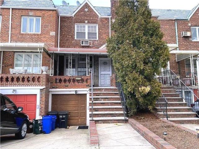  2 BR,  2.00 BTH &nbsp;Single family style home in Sheepshead Bay
