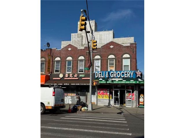 Studio,  0.00 BTH &nbsp;Mixed use style home in Bensonhurst