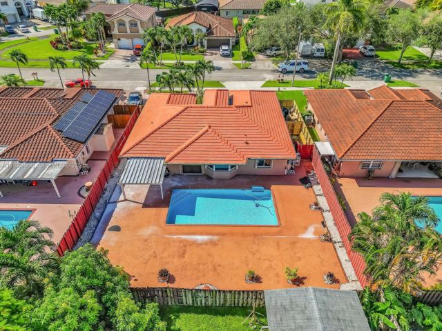  4 BR,  2.00 BTH &nbsp;Traditional style home in Miami