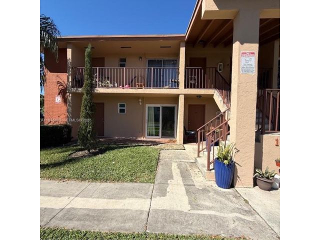  2 BR,  1.00 BTH &nbsp; style home in Biscayne Park
