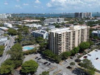  2 BR,  2.00 BTH &nbsp; style home in Biscayne Park