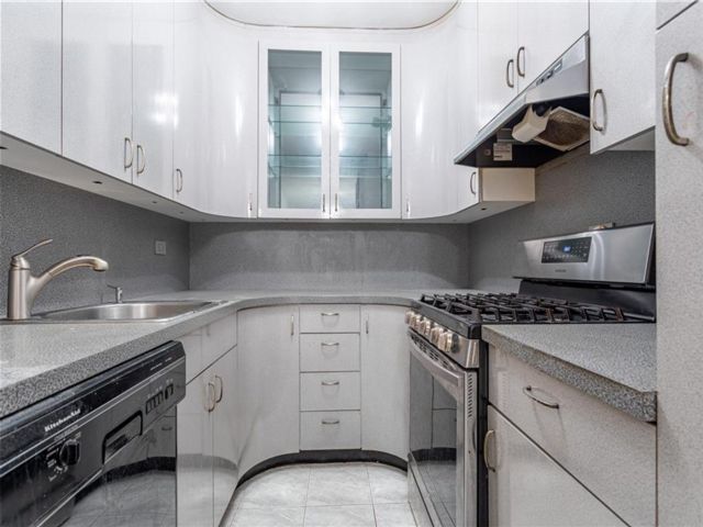  1 BR,  1.00 BTH &nbsp;Co-op style home in Brighton Beach