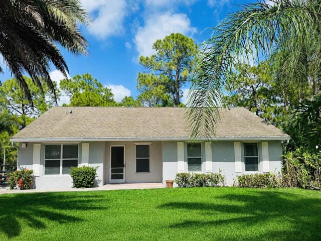  5 BR,  2.00 BTH &nbsp; style home in Loxahatchee