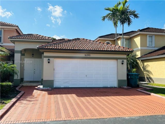  3 BR,  2.00 BTH &nbsp; style home in Miami