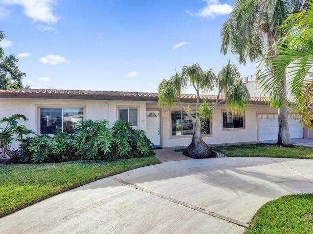  4 BR,  2.00 BTH &nbsp;Other style home in Hillsboro Beach