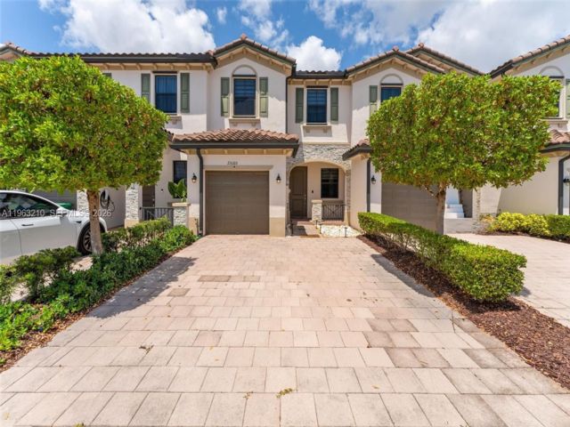  3 BR,  2.50 BTH &nbsp; style home in Homestead