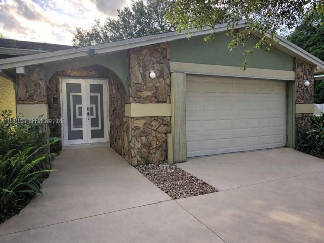  3 BR,  2.00 BTH &nbsp;Other style home in Davie