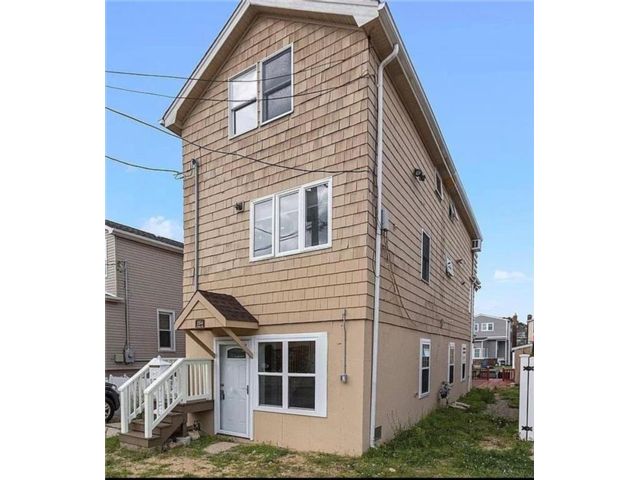  3 BR,  2.00 BTH &nbsp;Single family style home in Freeport