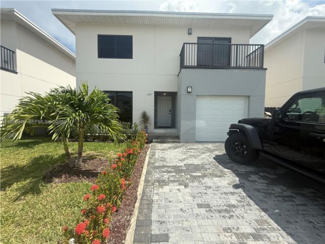  5 BR,  3.00 BTH &nbsp; style home in Florida City