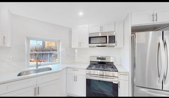 [Arverne Real Estate, listing number 3333592]