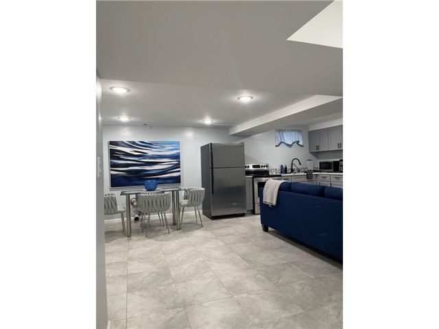  2 BR,  1.00 BTH &nbsp;Multi-family style home in Rosedale