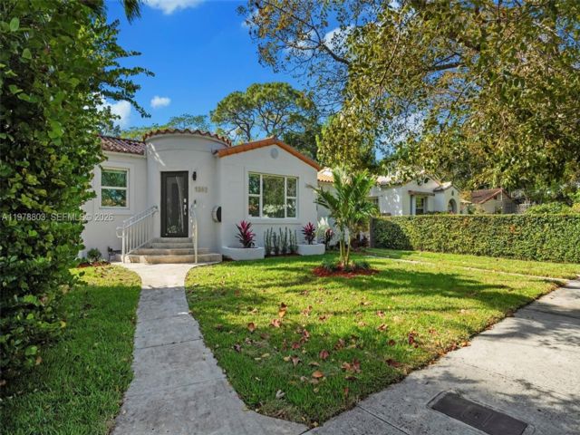  3 BR,  2.00 BTH &nbsp; style home in Miami