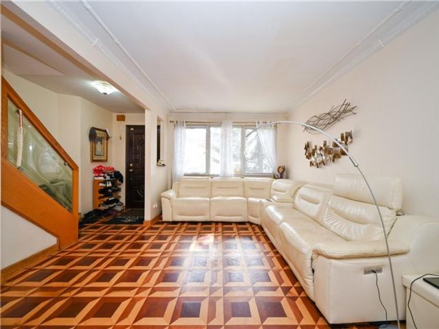  3 BR,  3.00 BTH &nbsp;Single family style home in Mill Basin