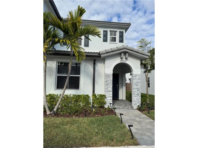  3 BR,  3.00 BTH &nbsp; style home in Homestead