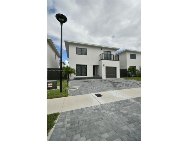  5 BR,  3.00 BTH &nbsp; style home in Florida City