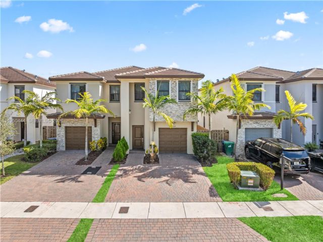  4 BR,  4.00 BTH &nbsp; style home in Homestead