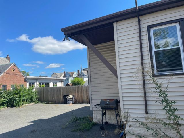  1 BR,  1.00 BTH &nbsp; style home in Kearny