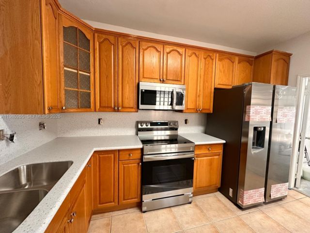  3 BR,  2.50 BTH &nbsp; style home in Weston