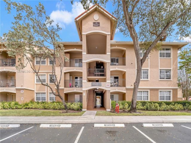  2 BR,  2.00 BTH &nbsp; style home in Pembroke Pines