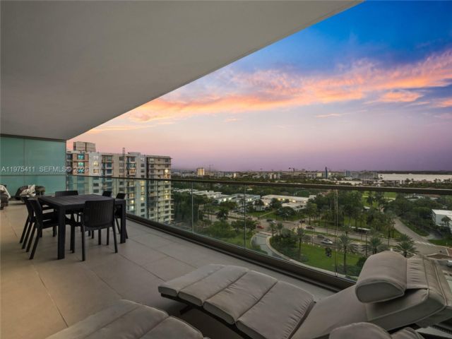  2 BR,  2.50 BTH &nbsp; style home in Bal Harbour