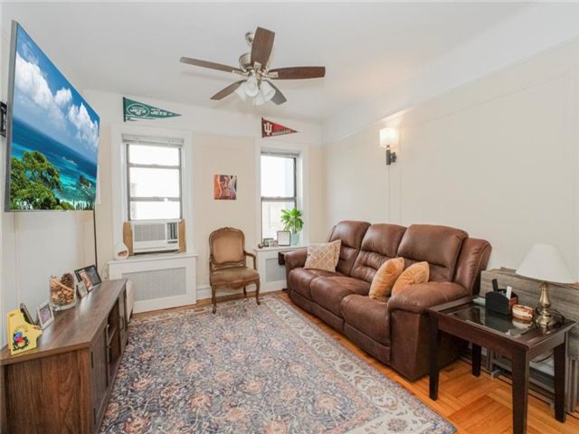  1 BR,  1.00 BTH &nbsp;Co-op style home in Bay Ridge