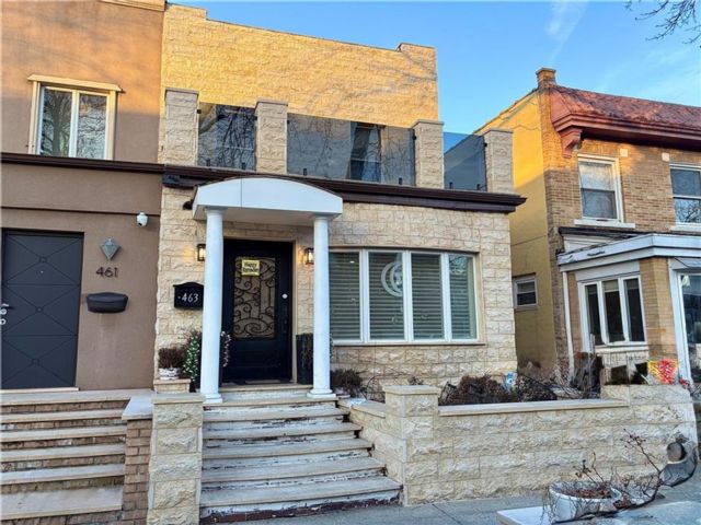  3 BR,  3.00 BTH &nbsp;Single family style home in Bay Ridge