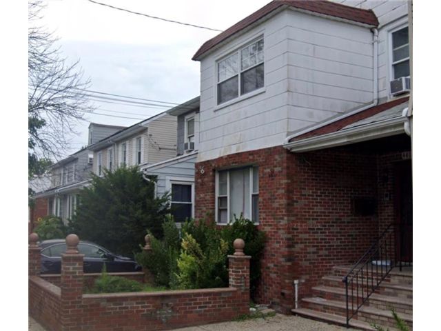 Studio,  2.00 BTH &nbsp;Multi-family style home in Flatbush
